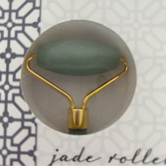 JADE FACIAL ROLLER NWT - Picture 8 of 16